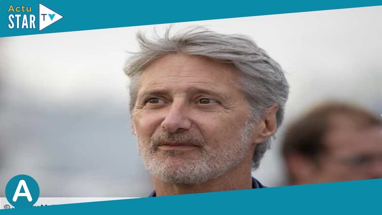 Antoine de Caunes “pas un très bon père” pour ses enfants ?