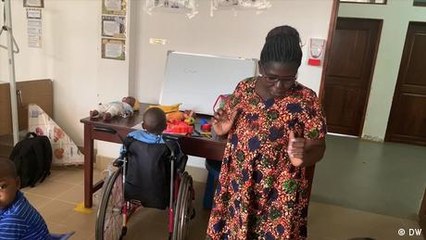 Tanzania: Teaching hospitalized kids