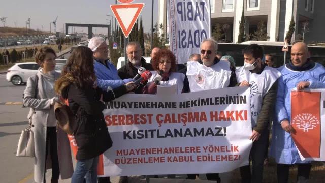 Muayenehane Hekimleri, Serbest Çalışma Haklarını Kısıtlayan Yönetmelikleri Sağlık Bakanlığı Önünde Protesto Etti: Medipol Yönetmeliği Geri Çekilene...
