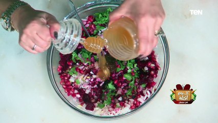 طريقة عمل سلطة البنجر بالرمان مع الشيف فيفيان