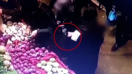 Pazarda yankesicilik yapan anne tutuklandı, kızı serbest bırakıldı