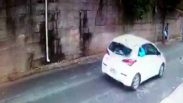 MG: Mulher com bebê de colo escapa de desabamentos por segundos