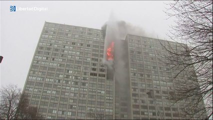 Un muerto y 8 heridos en un aparatoso incendio en un rascacielos de Chicago