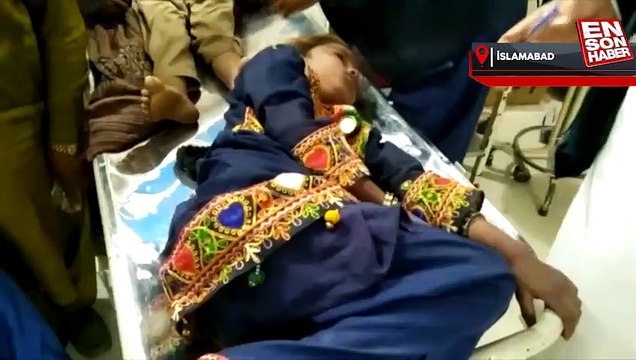 Pakistan'da yolcu trenine bombalı saldırı