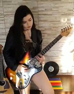 Metallica - Enter Sandman Guitar cover Larissa Liveir