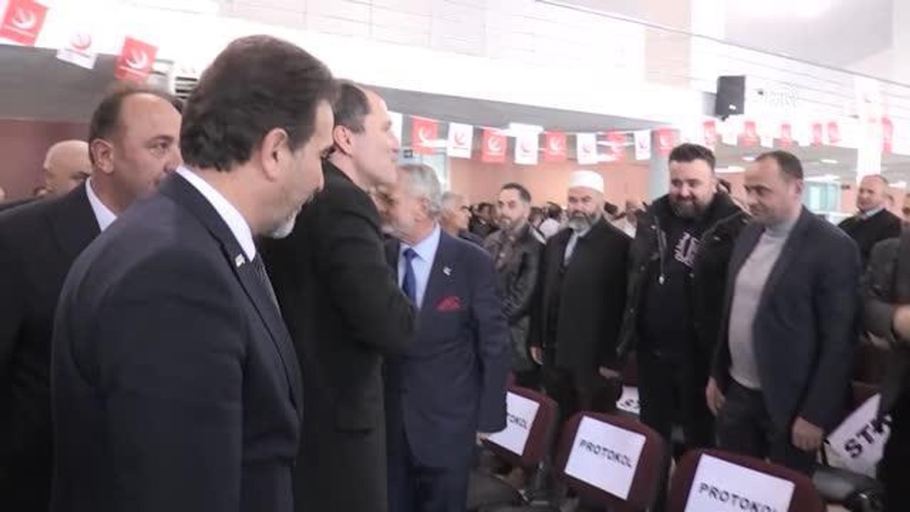 Yeniden Refah Partisi Genel Başkanı Erbakan Yozgat'ta partililerle buluştu