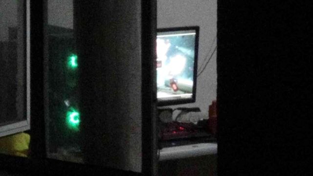 Bilgisayar oyunu oynarken vurulan genç hayatını kaybetti