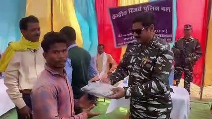 380 जरूरतमंदों को सीआरपीएफ की 148वीं वाहिनी ने बांटे गर्म कपड़े