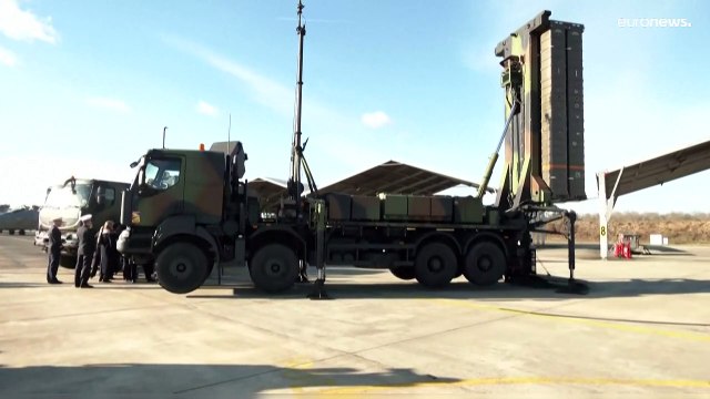 Volodymyr Zelenskyy diz que envio de tanques é a única solução