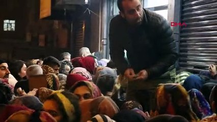 Gece yarısı 'ucuzluk' izdihamı: Yeter ya! Hayvan gibisiniz!