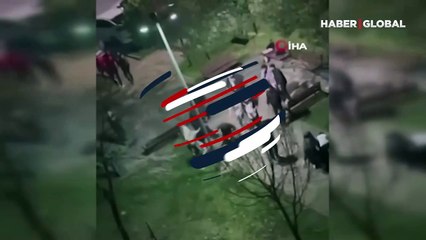 “Polis geliyor” uyarılarına aldırmadılar! Bir grup, parkta tartıştığı 2 genci tekme tokat dövdü