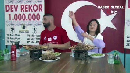 Çöp şiş yeme yarışında şaşkına çeviren sonuç... “Bu kadar eti yemek için aslan olmak gerekiyor”