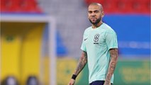VOICI - Daniel Alves : l'ancien joueur du PSG et proche de Neymar placé en détention provisoire pour agression sexuelle
