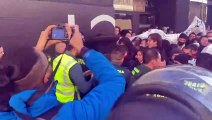 Tensión entre la Guardia Civil y los participantes en una protesta contra la Sareb en Villalba