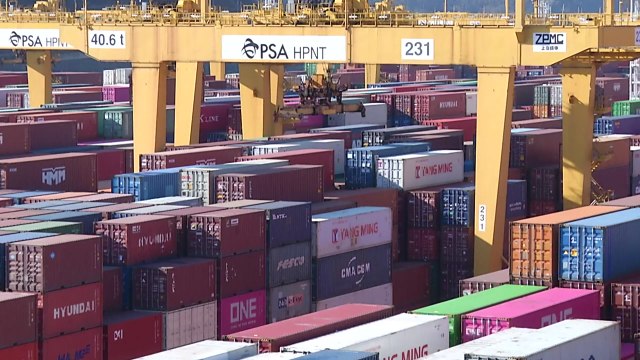 이달 수출액 2.7% 줄어...무역 적자 103억 달러 / YTN