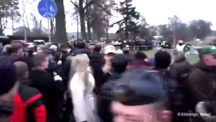 İsveçli alçak büyükelçilik önünde Kur'an-ı Kerim yaktı