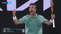 Bautista Agut bests battling Murray to reach fourth round