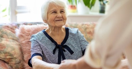 L'espérance de vie augmente en France, avec plus de 30 000 centenaires dans le pays