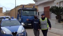 Messina Denaro, il carro attrezzi della Polizia rimuove la sua auto a Campobello