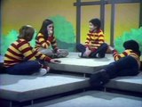 Zoom Season 4 Episode 16 - Song 'Feeling Groovy' (1975)