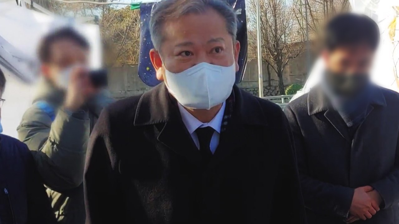 이상민, 예고 없이 분향소 방문...유족 "도둑 조문" / YTN
