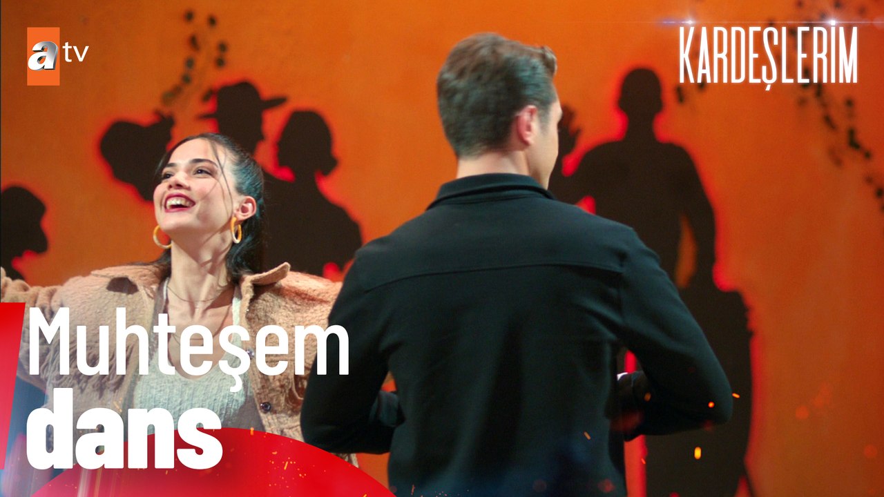 Doruk ve Yasmin sahneye çıkıp dans etti - Kardeşlerim 76. Bölüm