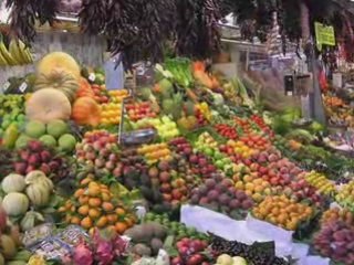 Découvrez le clip officiel de 'We're From Barcelona' 🎶