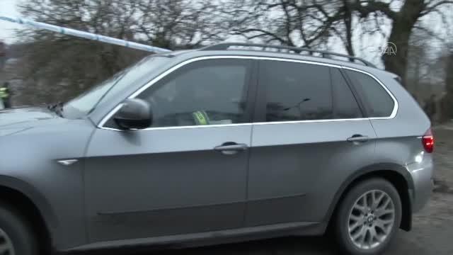 STOCKHOLM - Aşırı sağcı Paludan Türkiye'nin Stockholm Büyükelçiliği önünde Kur'an-ı Kerim yaktı