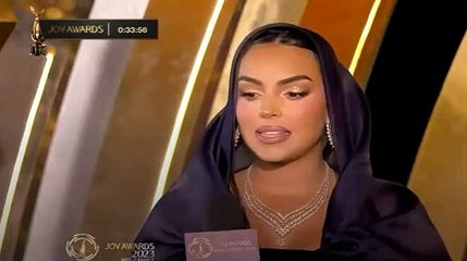 جورجينا رودريغيز بإطلالة محتشمة في Joy awards