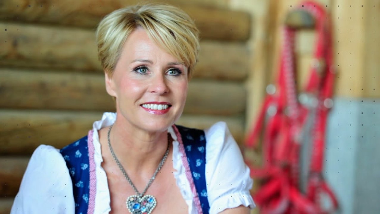 Sonja Zietlow mit XXL-Ausschnitt: So habt ihr die Moderatorin noch nie gesehen