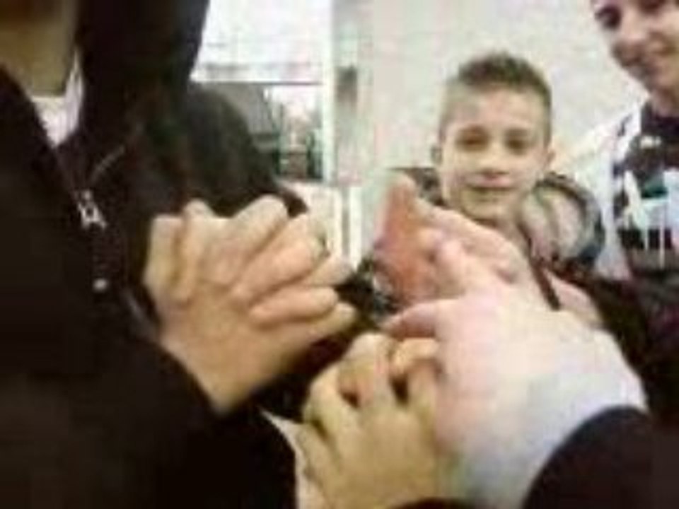 OUSSAMA SE FAii BAiiZER PAR HUGO & NASSER TAPE LiiNCRUSTE XD