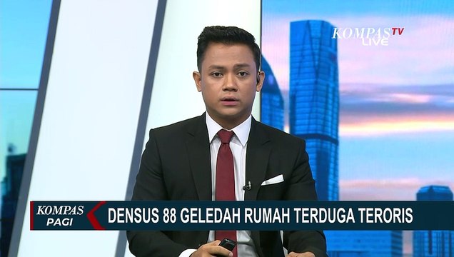 Tim Densus 88 Geledah Rumah Terduga Teroris di Jakarta Utara, Laptop hingga Rekening Diamankan!