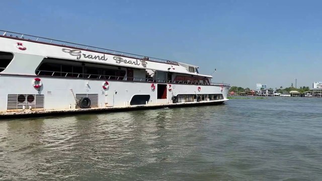Grand Pearl luxury dinner cruise Chao Phraya river Bangkok Thailand