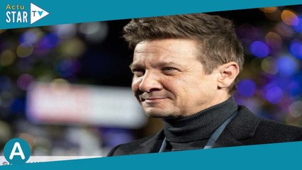 Jeremy Renner : l’acteur révèle avoir « trente os brisés » après son accident !