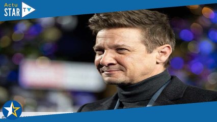 Jeremy Renner : l’acteur révèle avoir « trente os brisés » après son accident !