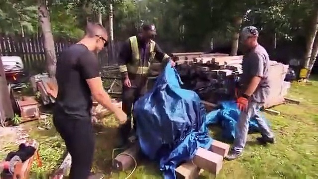 Last Stop Garage - Se2 - Ep06 - How to Build a Better Bog Truck HD Watch