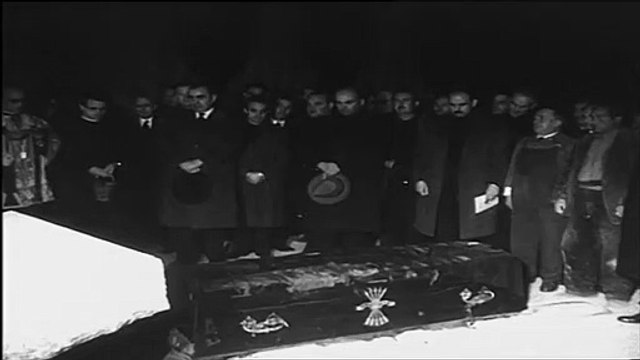 Exhumación de los restos de José Antonio Primo de Rivera y traslado desde El Escorial al Valle de los caídos (1959)