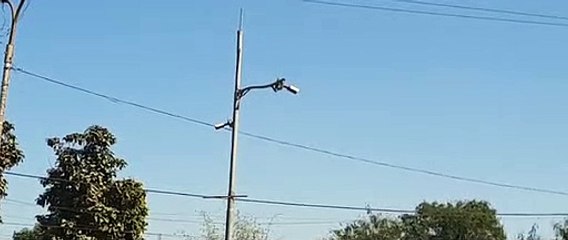 तीन सवारी व बिना हेलमेट का नोटिस