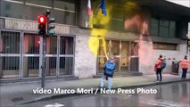 Firenze, attivisti contro il cambiamento climatico imbrattano la sede regionale del Mef