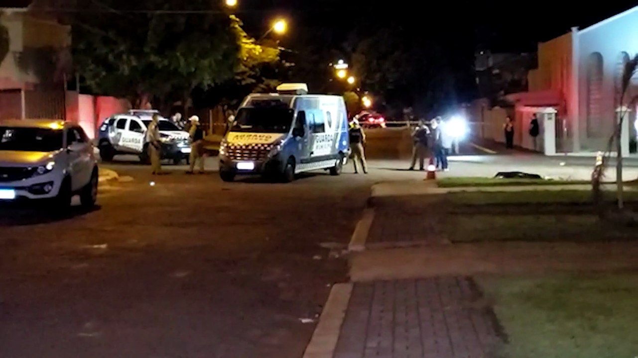 Para se defender, policial que intervia em briga de casal, atira em homem no Bairro Neva