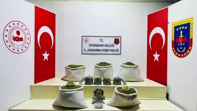 DİYARBAKIR'DA 'EREN ABLUKA SONBAHAR-KIŞ-24 ŞEHİT JANDARMA UZMAN ÇAVUŞ RAMAZAN BAHŞİŞ' OPERASYONU