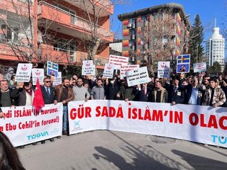 KUR'AN-I KERİM YAKILMASI, İSVEÇ BÜYÜKELÇİLİĞİ ÖNÜNDE PROTESTO EDİLDİ