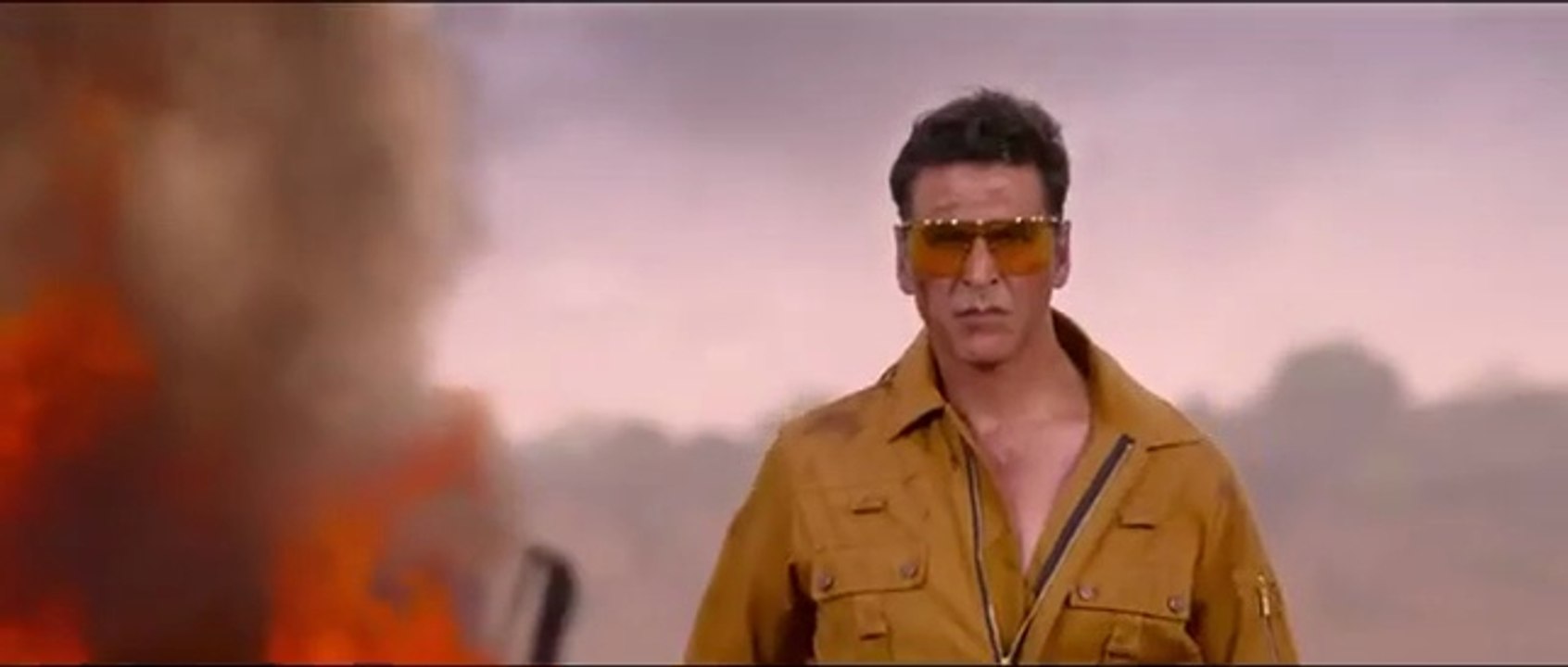 SELFIEE_Official_Trailer___Akshay_Kumar%2C_Emraan%2C_Nushrratt%2C_Diana___Raj_Mehta___In_Cinemas_Feb_24(360p)