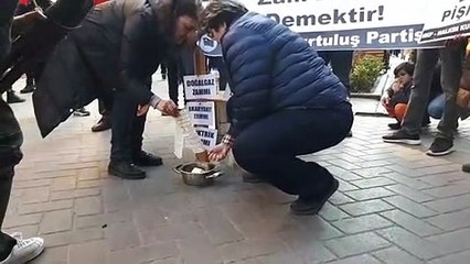 HKP, zamları fatura yakarak protesto etti