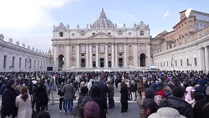 Papa pede fim dos 'atos de violência' no Peru