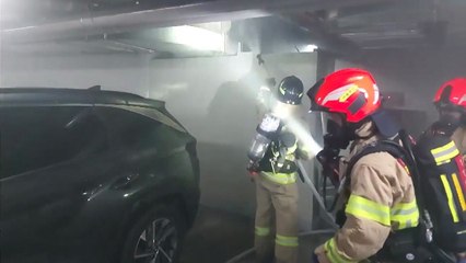 찜질방 건물 지하주차장 화재...120명 대피 / YTN
