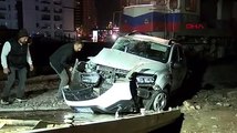 Diyarbakır'da yük treni hemzemin geçide giren otomobile çarptı: 4 yaralı