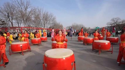 Çinliler Tavşan Yılı'nı Biraraya Gelerek ve Umutla Kutluyor