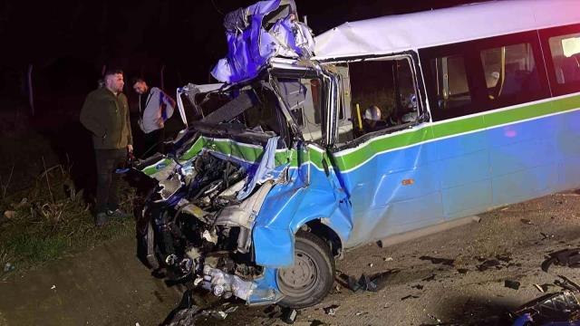 Tekirdağ'da minibüs ve tırın karıştığı kazada 1 kişi hayatını kaybetti
