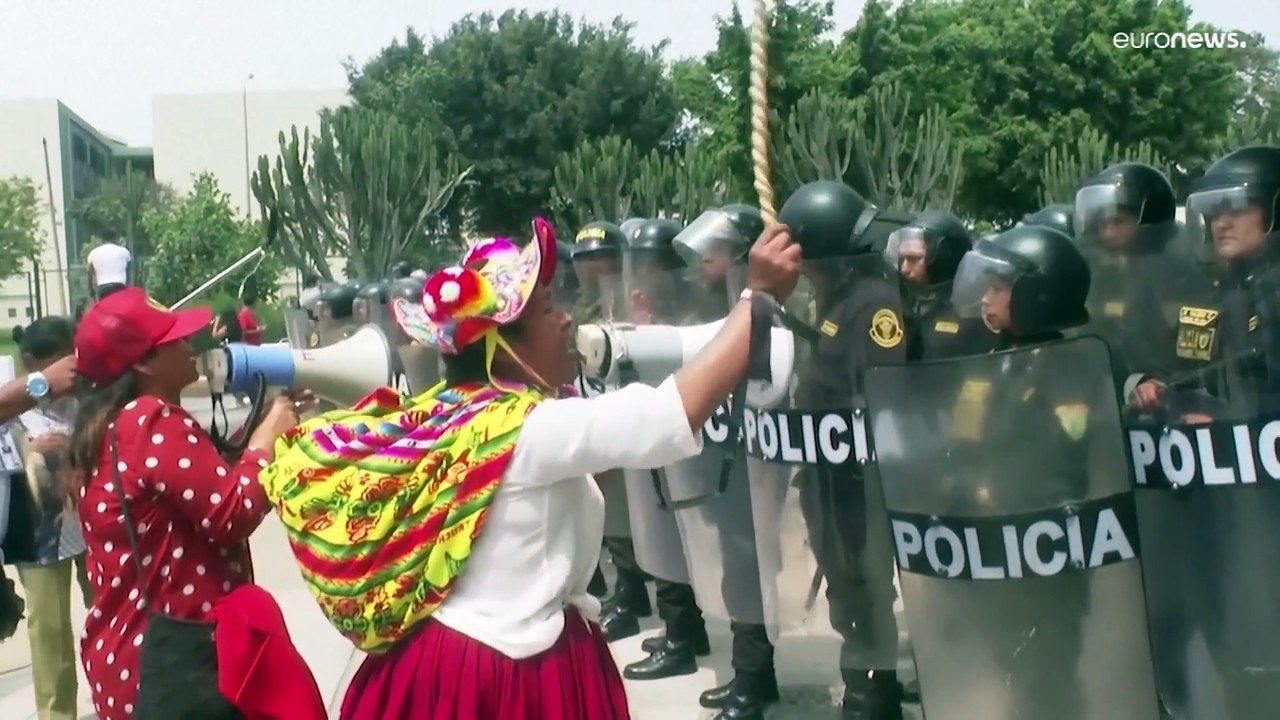 Cientos de turistas quedan varados en Perú a causa de las protestas antigubernamentales